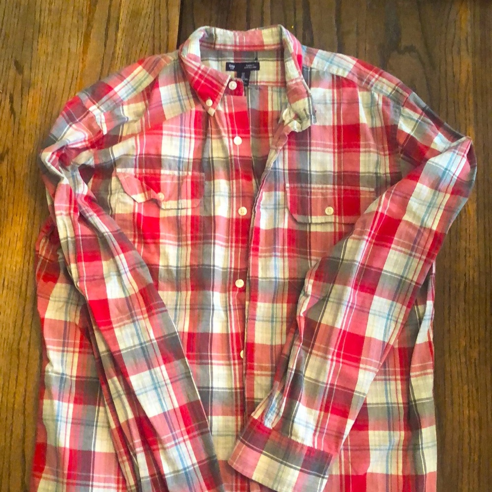Gap outlet casual men’s shirt, great condition